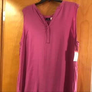 Sleeveless top *NWT*